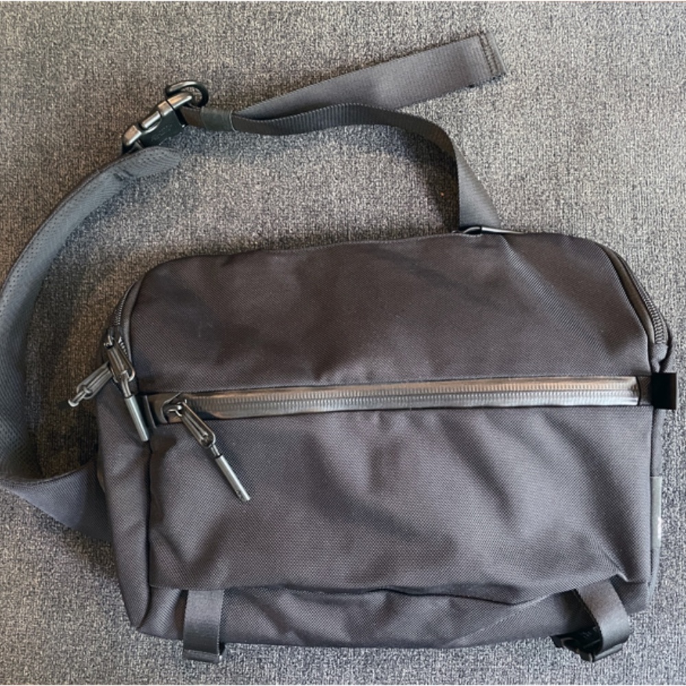 L@@k! Aer Travel Sling 2 Bag Black_Mint!